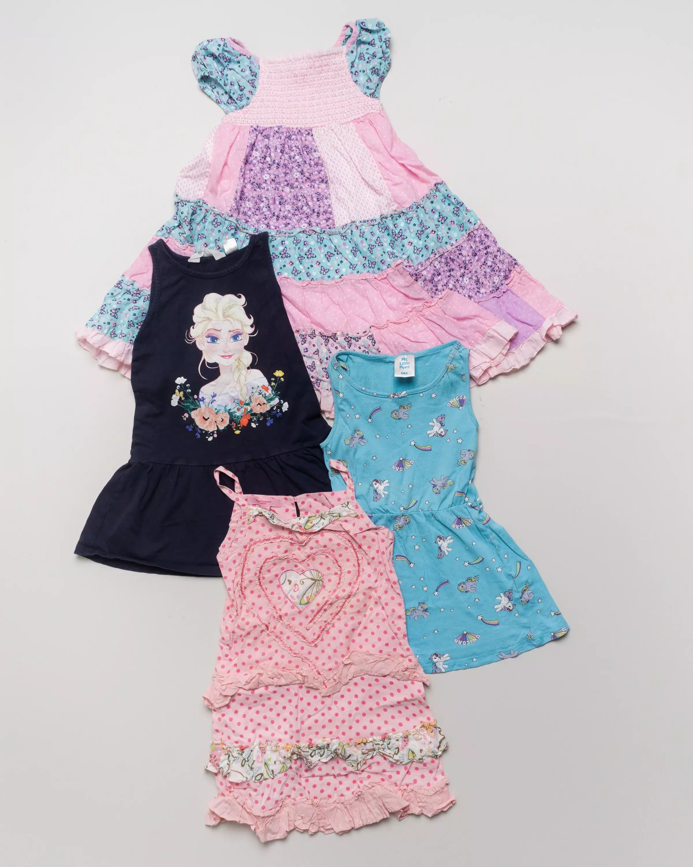 4 Kleider Gr. 104 – My little Pony, Frozen, Elsa, Blumen, Schmetterlinge, Herzen, pink, blau, Set, Pack