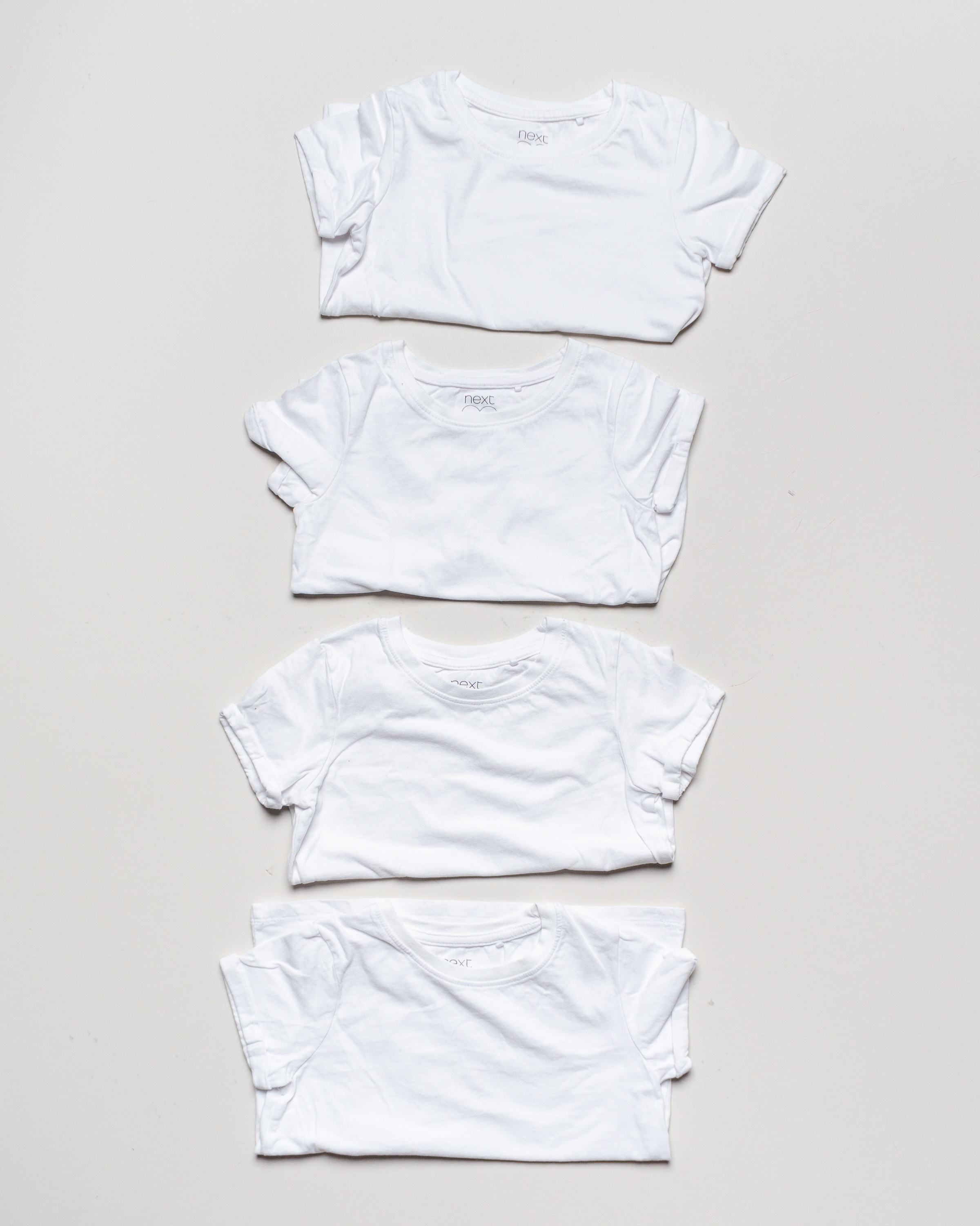 4 Oberteile Gr. 116 – 4x Next Shirt Kurzarm T-Shirt weiß Set Pack