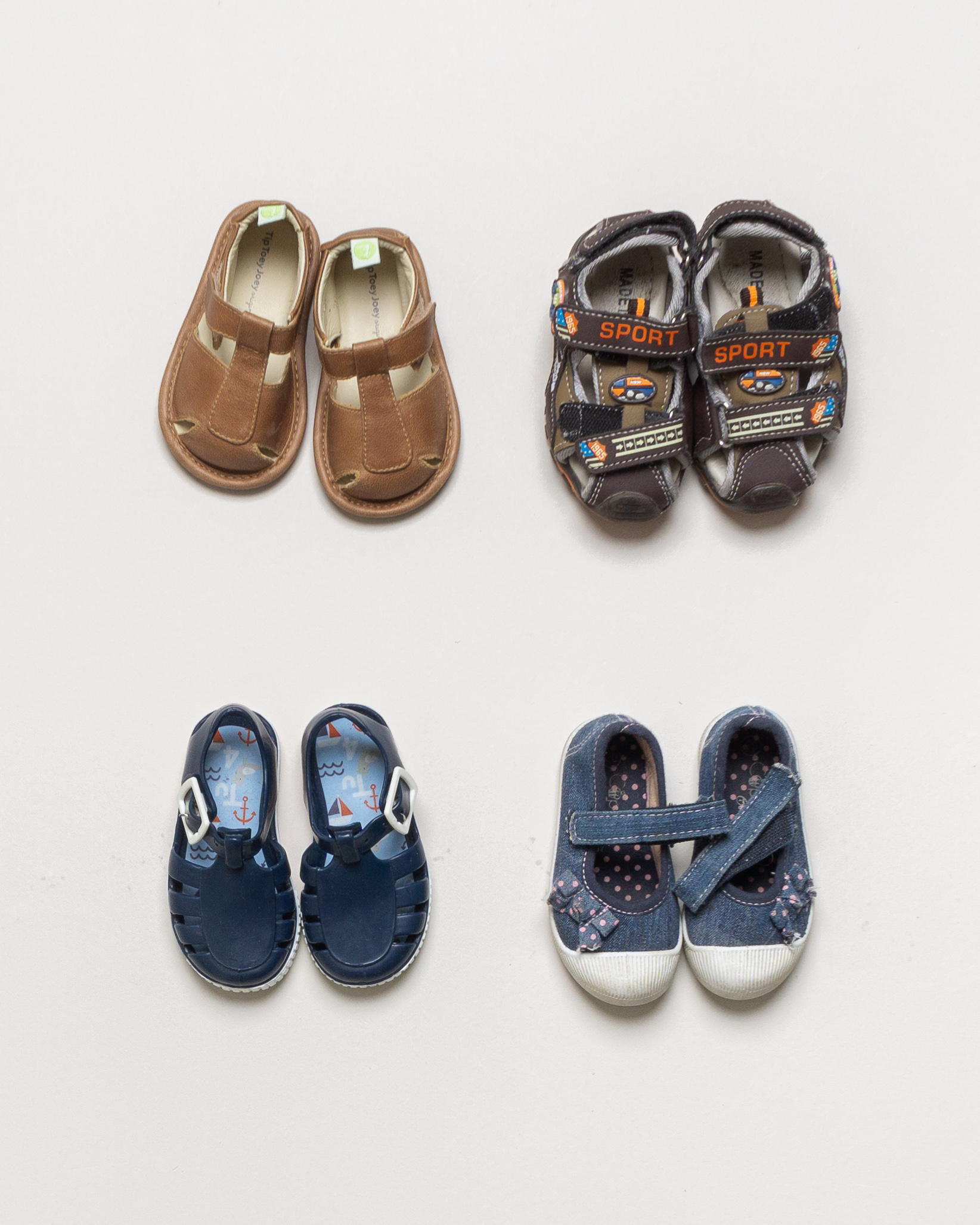 1 Paar Schuhe Gr. 19 – Halbschuhe Sandalen Hausschuhe Wassersandalen 