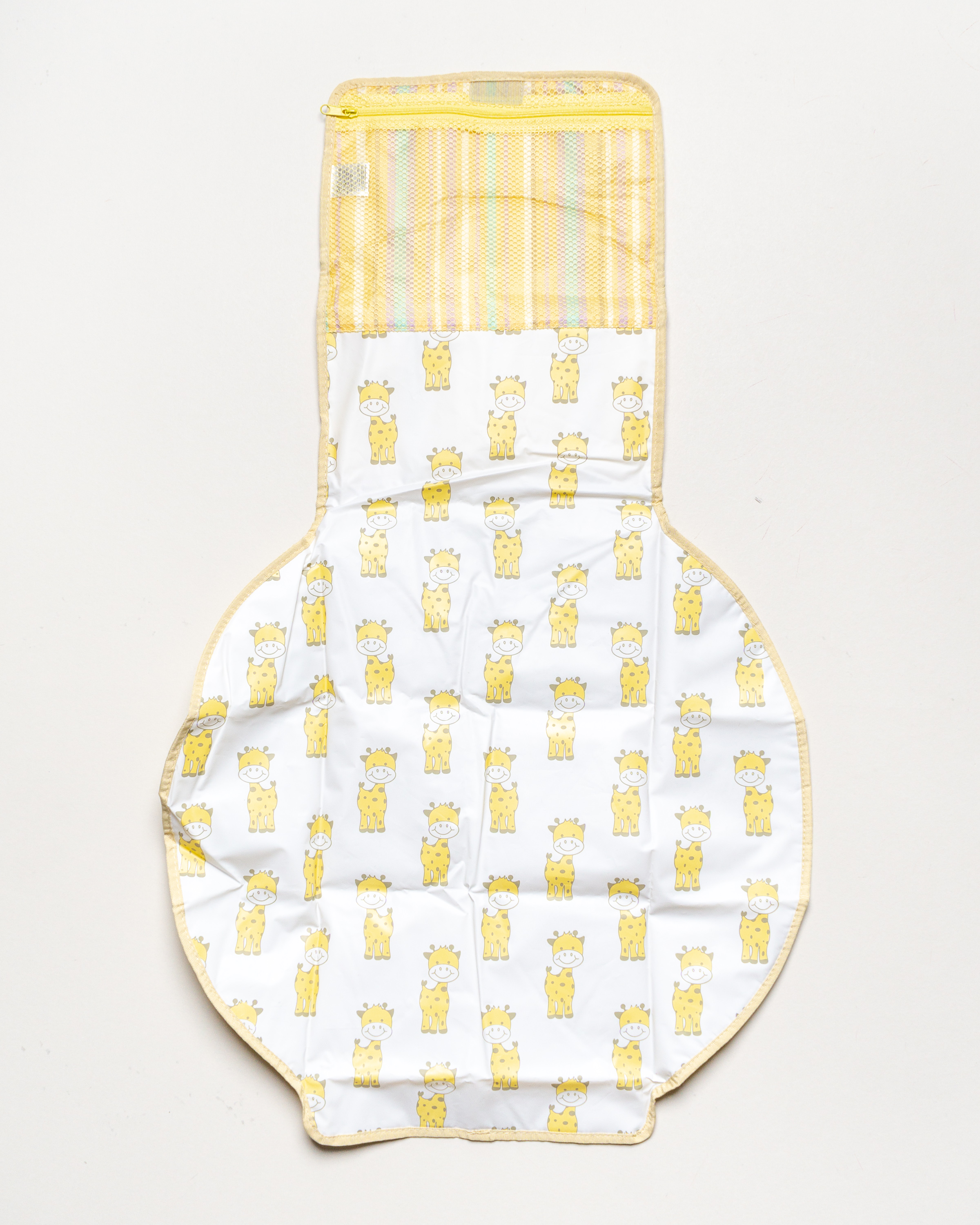 1x Wickelunterlage Uni Size – Erstausstattung Newborn Baby für Unterwegs Windeln Gelb Weiß Giraffe
