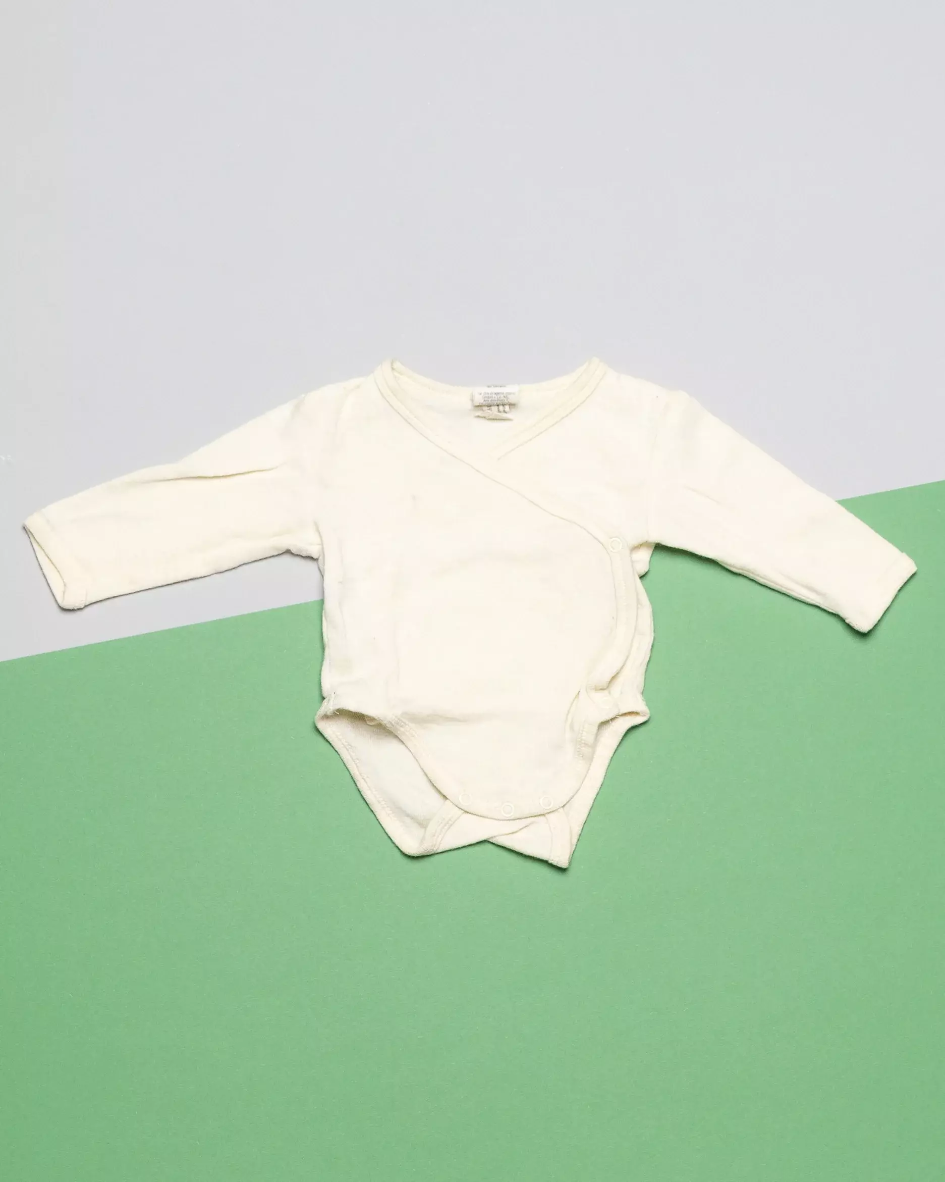 Wolle/Seide Body Gr. 50 für unisex – Alana Wickelbody (Frühchen) mit kleinen Flecken Baby