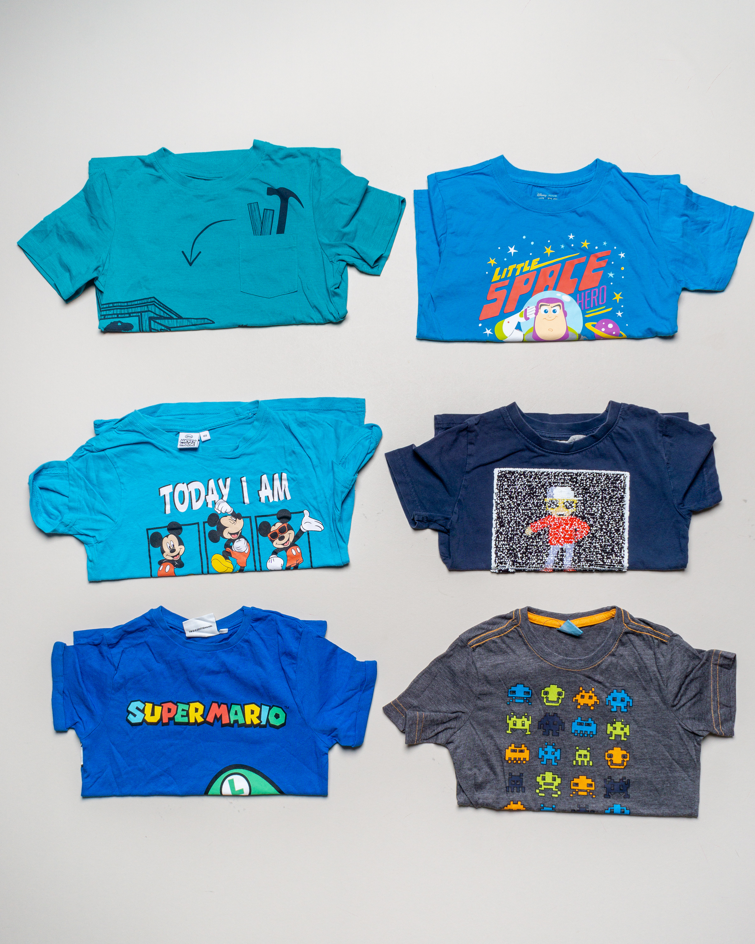 6 T-Shirts Gr. 122/128 – Super Mario Rakete Mickey Mouse Comic Print blau Jungen Mädchen Set