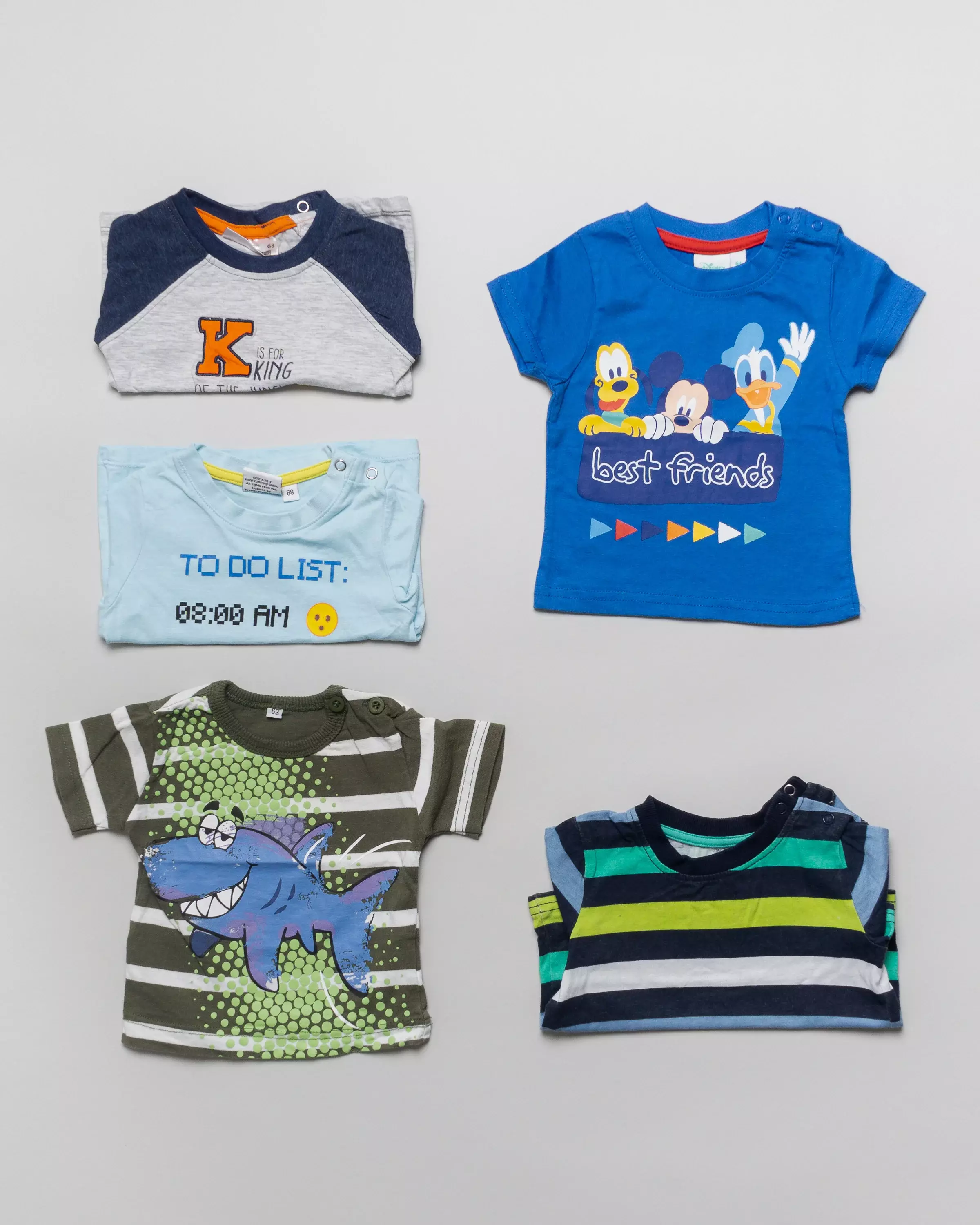 4 Shirts kurz Gr. 68 – T-Shirts, Hai, grün, Streifen, Mickey Mouse, Set, Pack