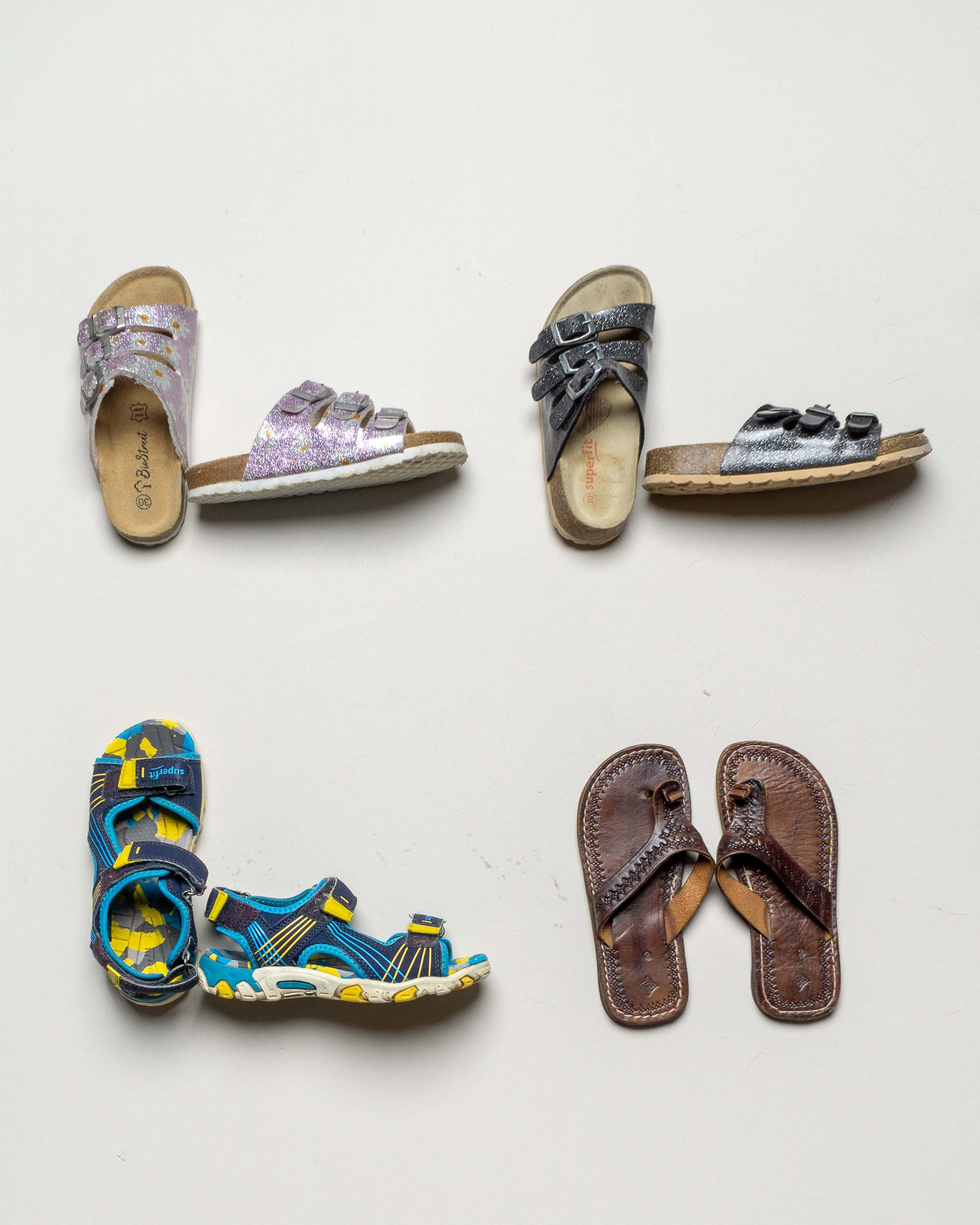 1 Paar Sandalen Gr. 30 – Schuhe Flipflops Superfit Schlappen Jungen Mädchen