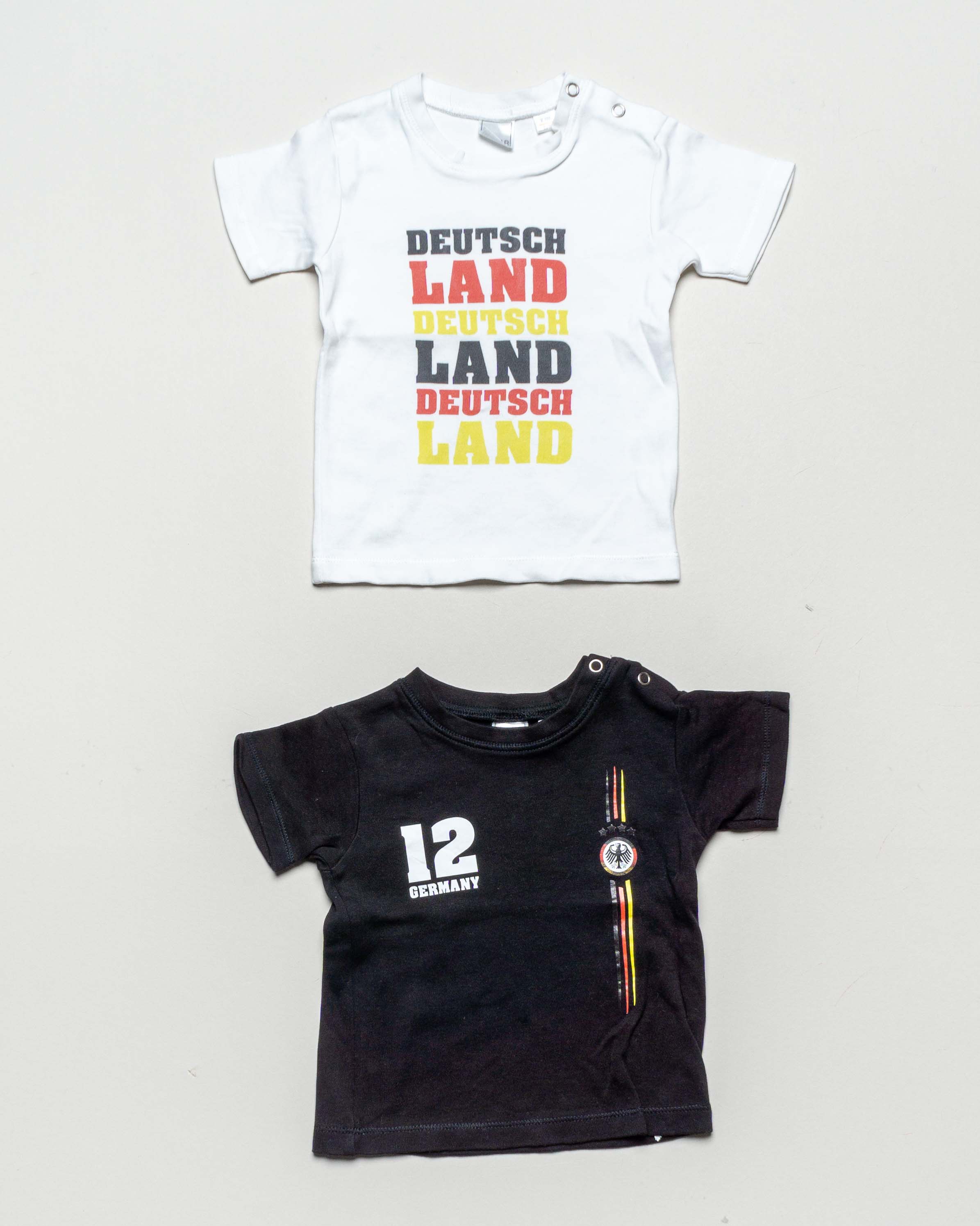2 T-Shirts Gr. 86/92 – Fußball Trikot Fußballshirt EM WM Mädchen Jungen
