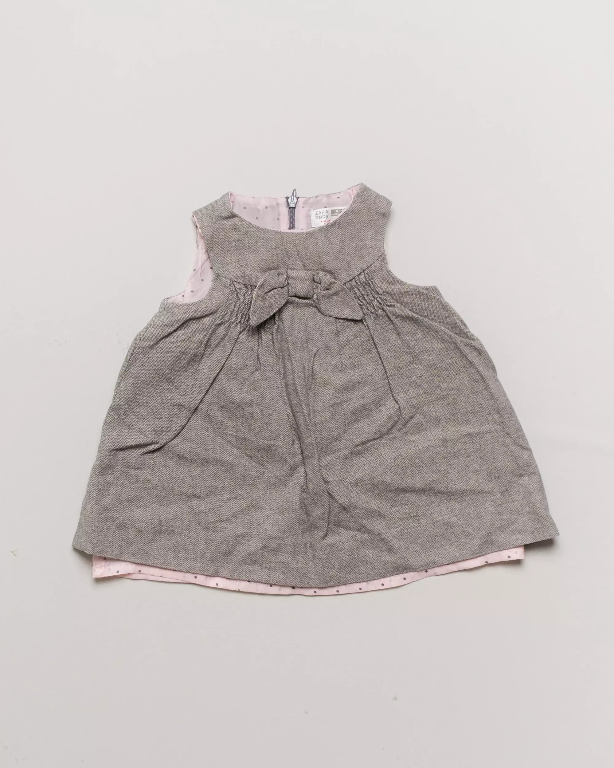 Kleid in Gr. 74/80 – Zara rosa Fischgrät Muster beige Schleife