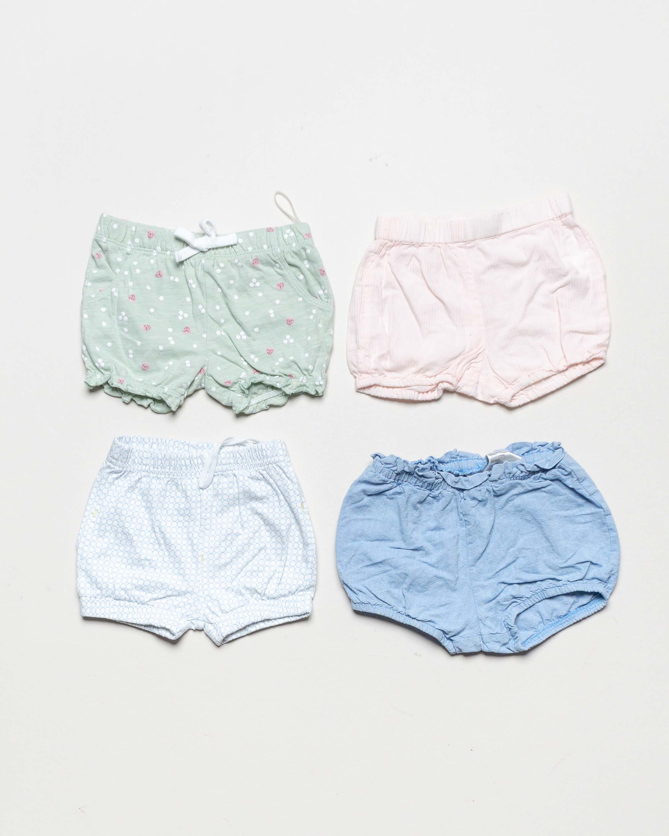 4 Shorts Gr. 62/68 – 1x Miracle Love 1x H&M Bio 1x Manguun 1x Ergee luftig leicht locker Jungen Mädchen Pack Set