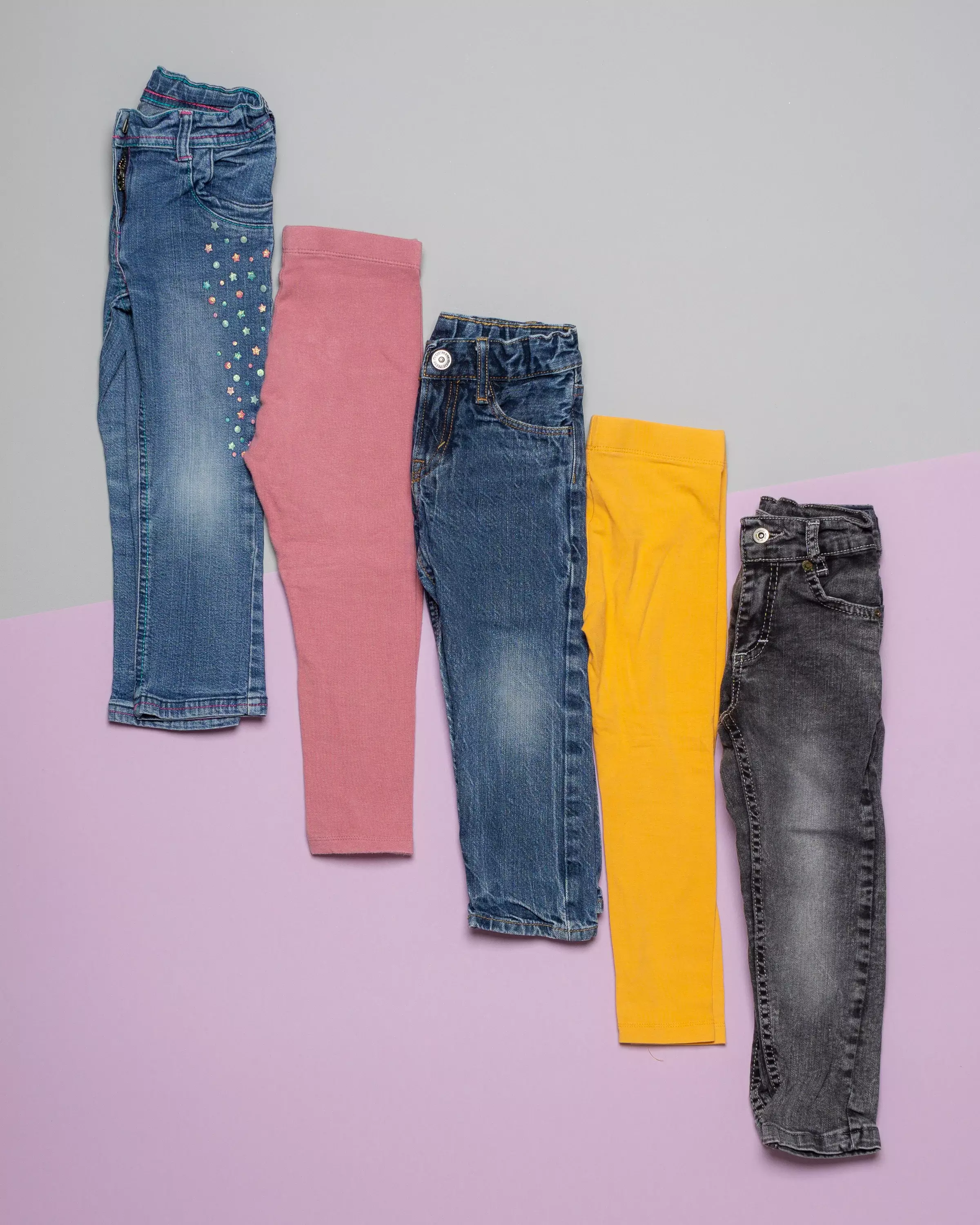 3 Hosen & 2 Leggings Gr. 98 - 3x Jeans, Punkte, Sterne Glitzer