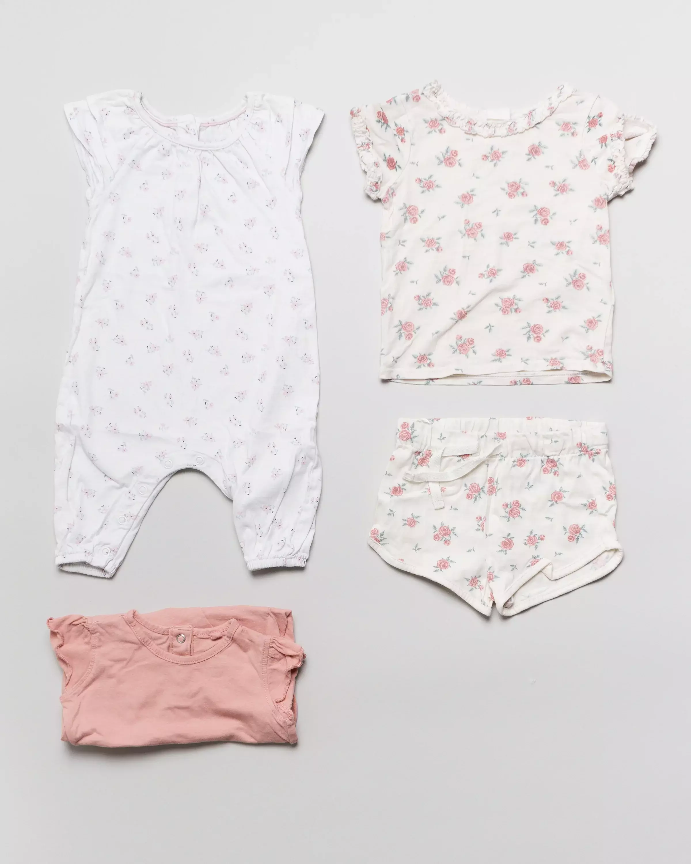 3 Schlafanzüge kurz Gr. 68 – 2 Einteiler & 1 Schlafanzug mit Short und Shirt, Zweiteiler, Pyjama, weiß, rosa, Set, Pack