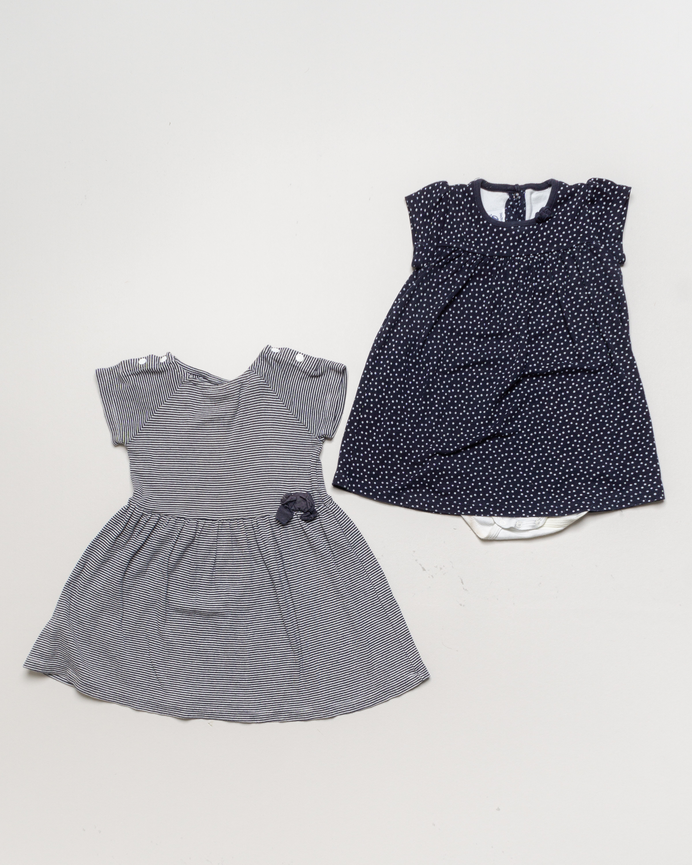 2x Kleider Gr. 86 – 2x PETIT BATEAU Body mit Kleid Schleife Streifen Punkte Set Pack Baby
