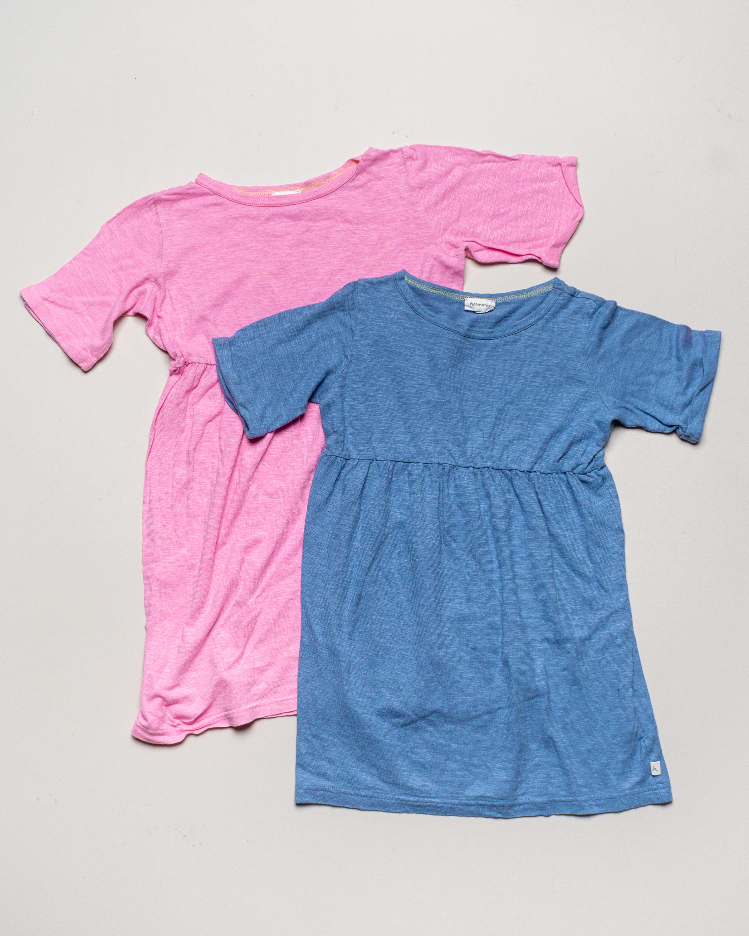 2 Kleider Gr. 134 – Bio 2x Hess natur organic blau pink leicht Mädchen Sommer Set Pack Jungen