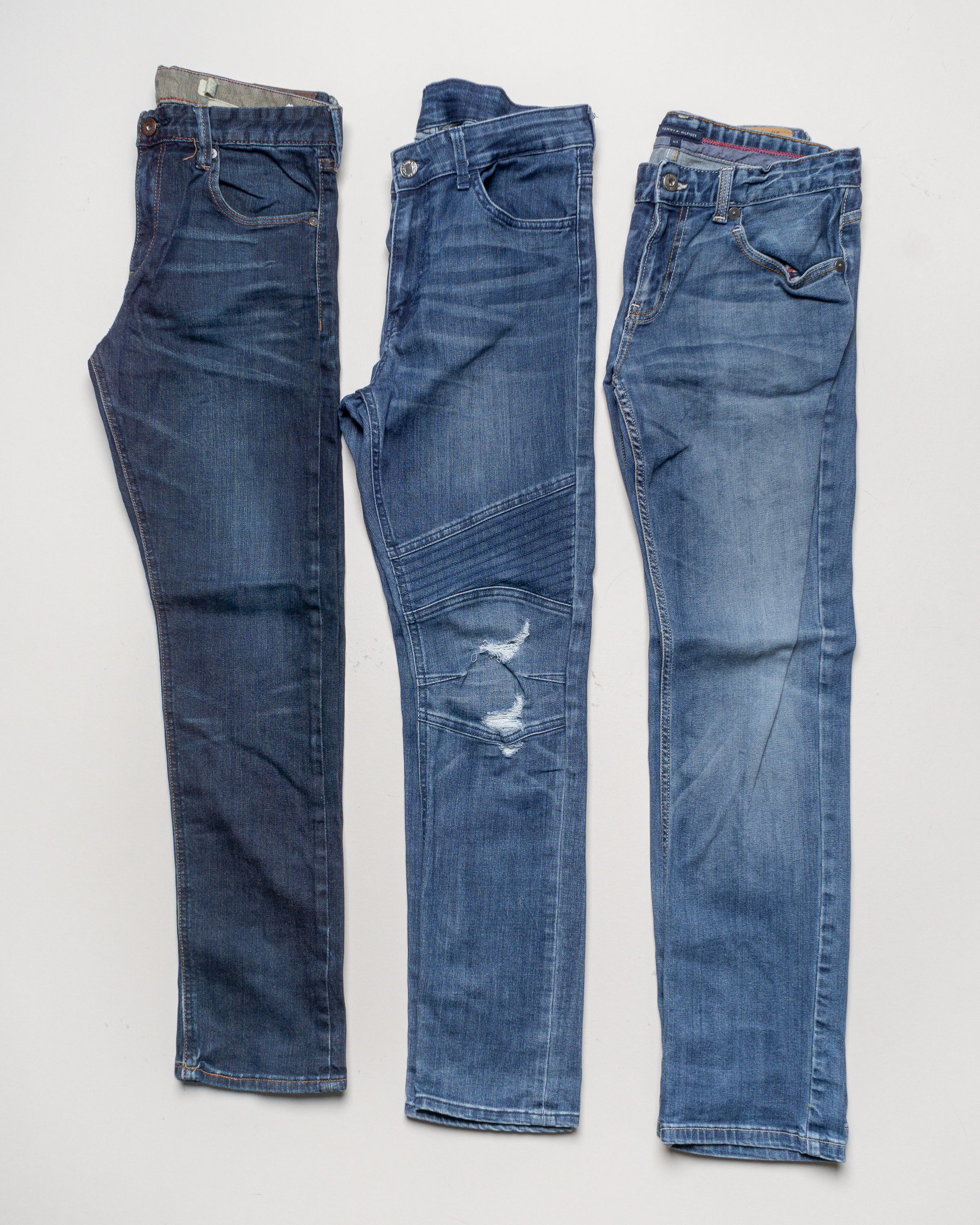 3x Hose Gr. 164 – 1x Tommy Hilfiger langes Bein Jeans mit Knopf Junge Blau Denim Mittlerer Bund Destroyed Look