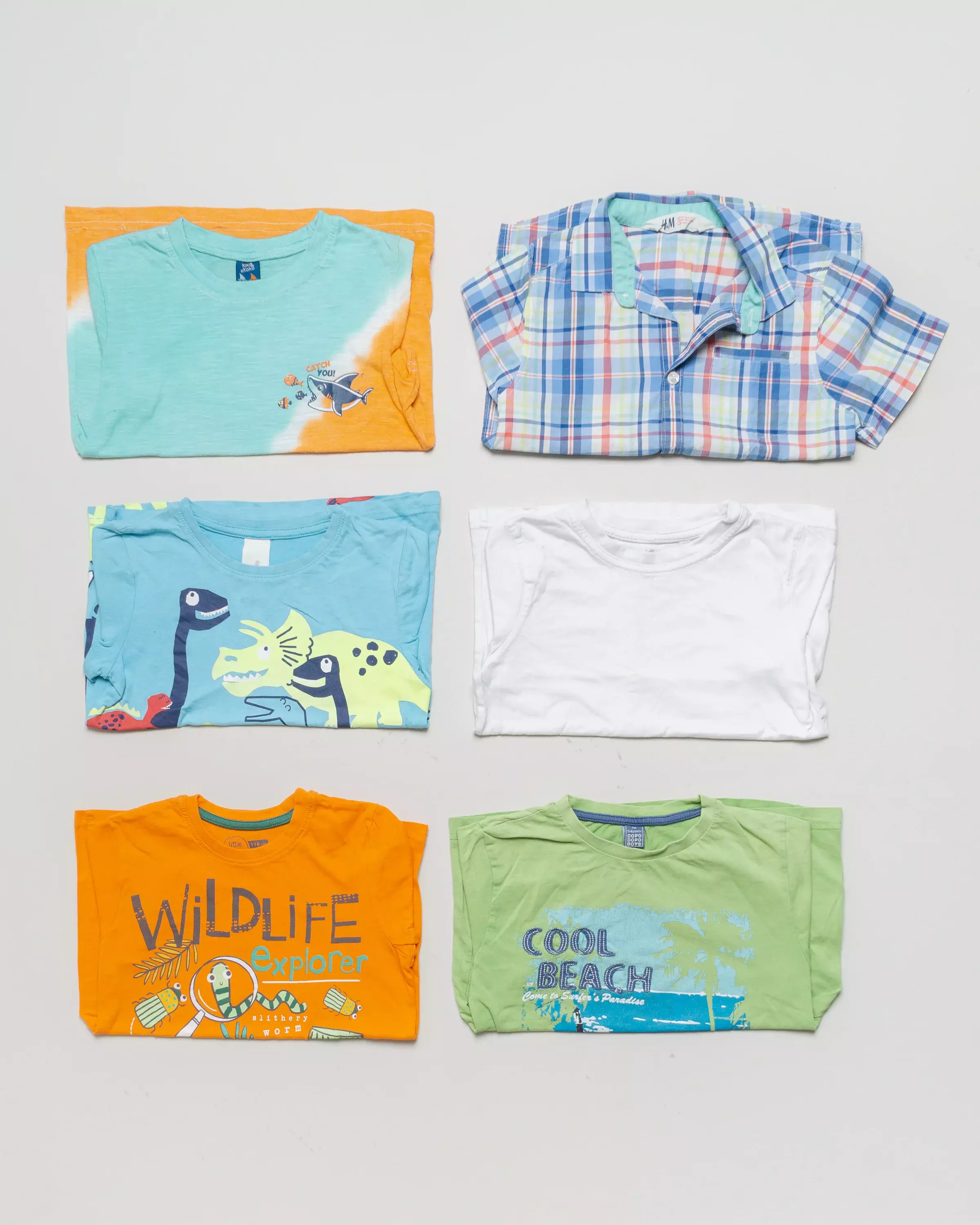 6 T-Shirts Gr. 116 – kariert bunt Hemd Dino Beach Tiere orange leuchtend weiß Jungen Set Pack