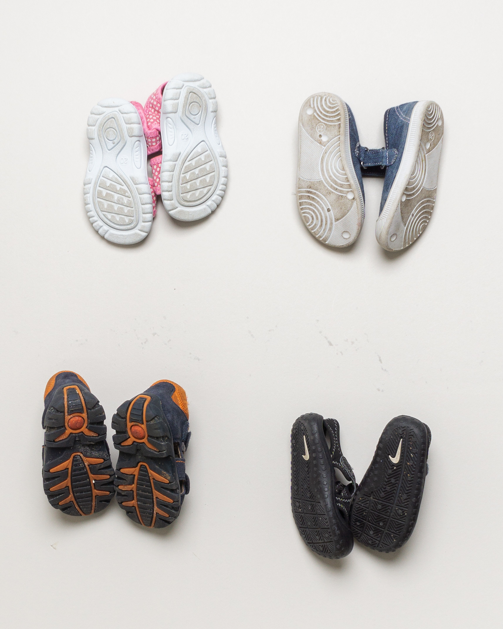 1 Paar Schuhe Gr. 20 – Herzen Klett Sandalen Elefanten Nike