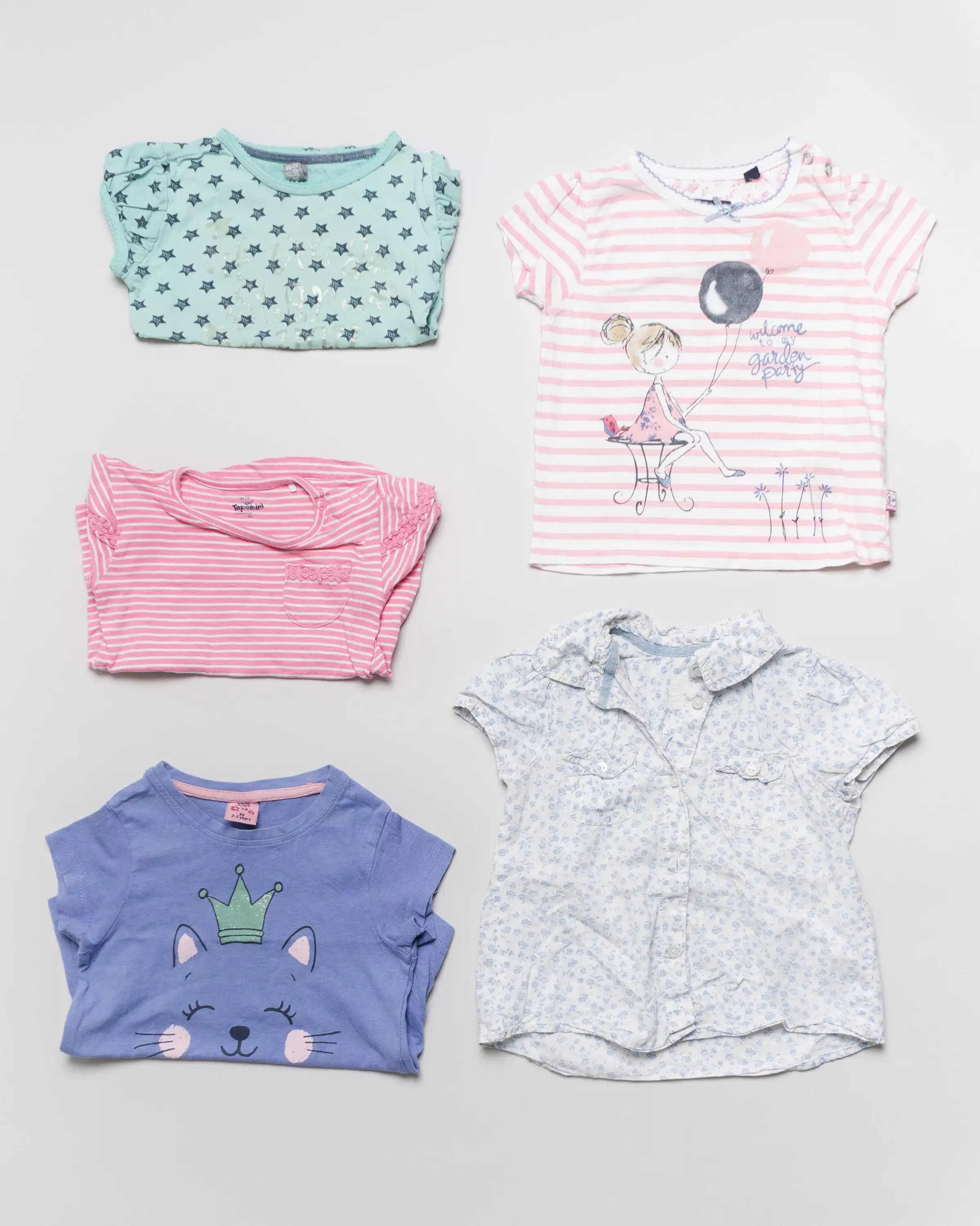 4 T-Shirts, 1 Bluse Gr. 86 – Sterne, Streifen, Blumen, Katze, Print, rosa, lila