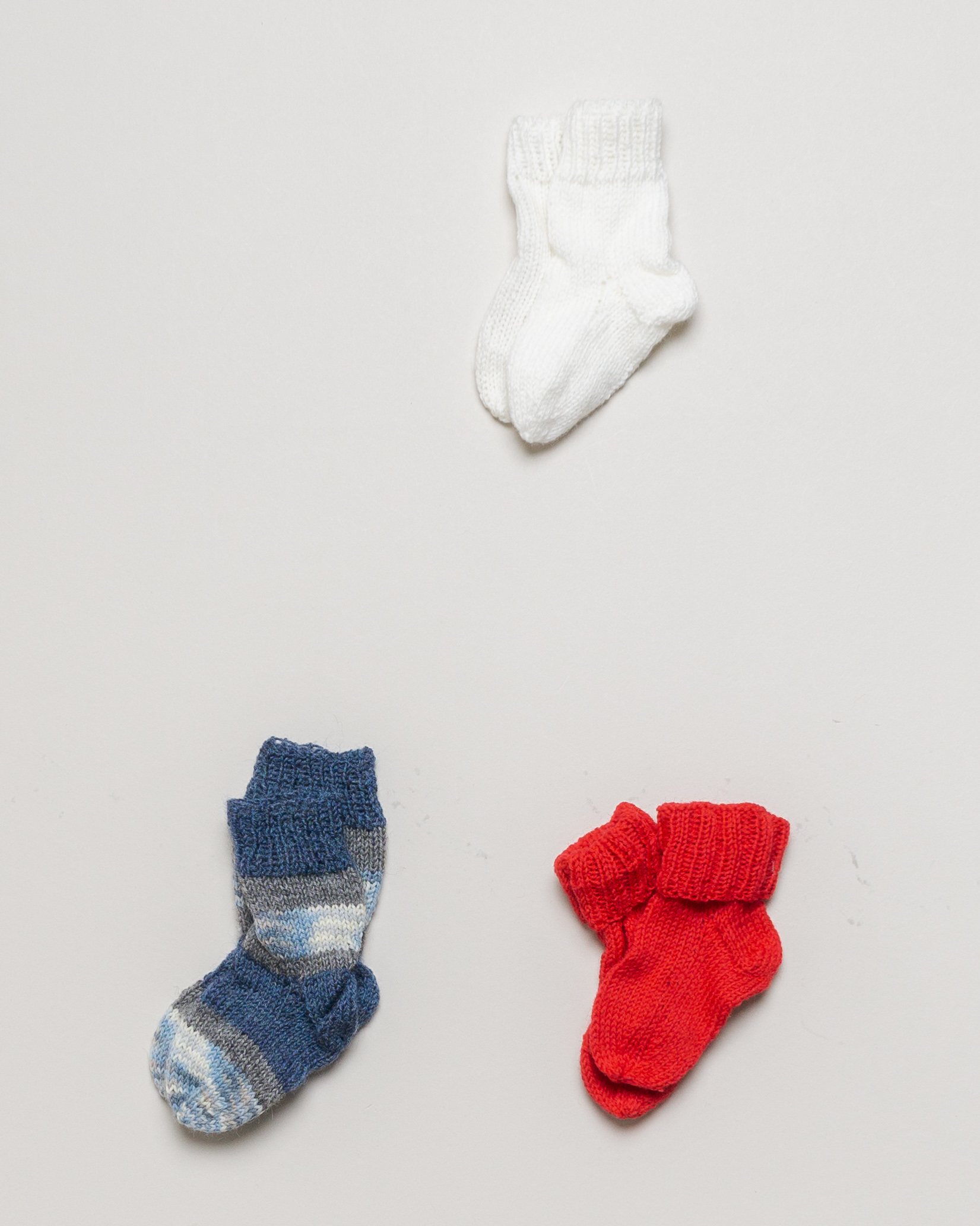 1 Paar Socken Gr. 16-17- Handmade Socken rot blau weiß