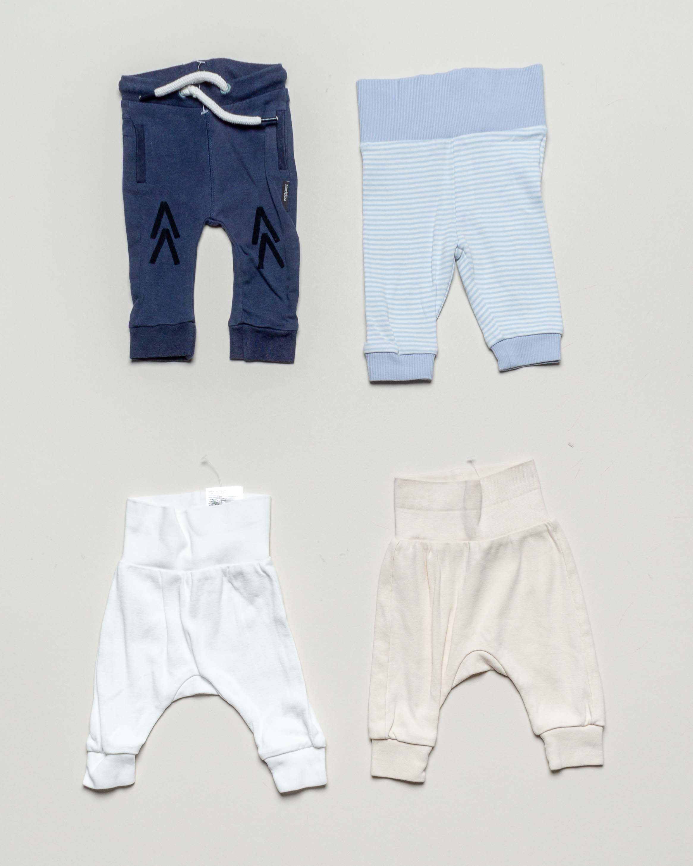 4 Hosen Gr. 50 – BIO Jogginghosen gemütlich hellblau Pack Set Baby Jungen Mädchen