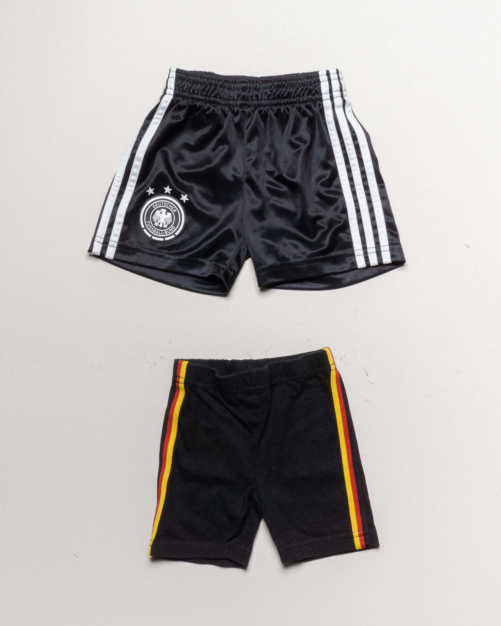 2 kurze Hosen Gr. 74 – Adidas Shorts Fußball Mädchen Jungen